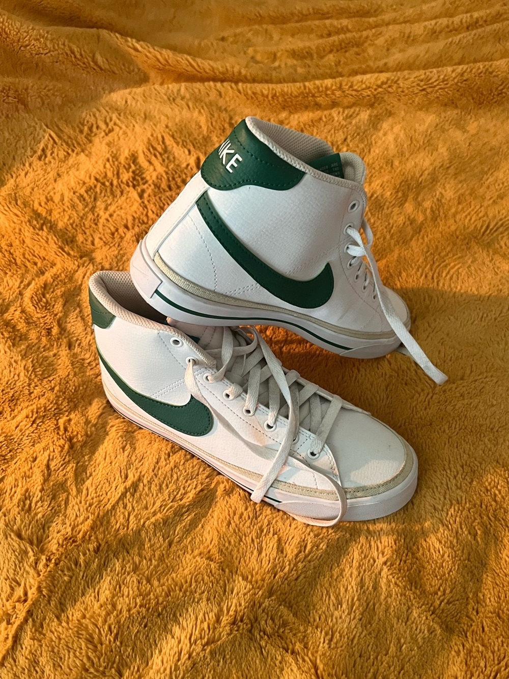 Nike Blazer Mid ‘77 - Women's White and Green High-Top Sneakers - Classic Swoosh